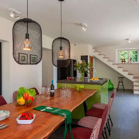 Ferienhaus In Mit Privatem Pool Holiday home *